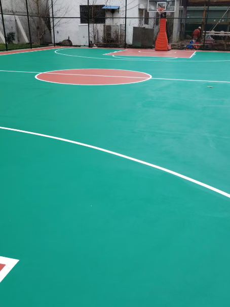 招远 球场长期使用易出现地面开裂